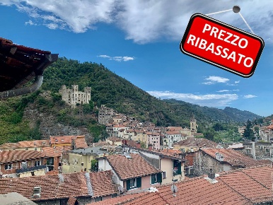 Foto Appartamento in via San Michele, Dolceacqua di 130 m² con 6 locali