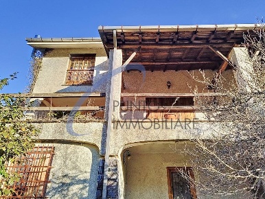 Foto Villa unifamiliare a Moconesi Gallinaria di 392 m² con 20 locali