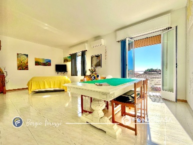 Foto Appartamento in Via Piave, Borgio Verezzi di 87 m² con 3 locali