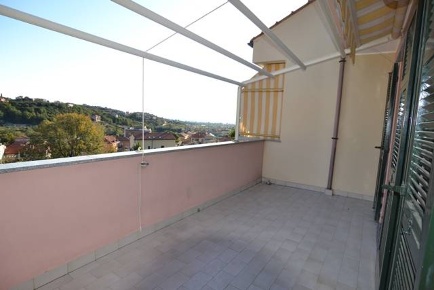 Foto Appartamento a Toirano Centro di 90 m² con 4 locali in vendita