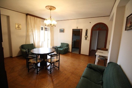 Foto Appartamento in via del Sole, Castorano Centro di 147 m² con 4 locali