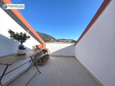 Foto Appartamento in Via Largo Sgorini, Toirano Centro di 50 m² in vendita