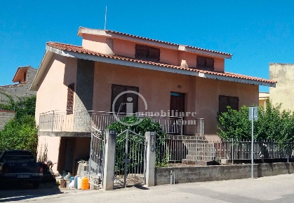 Foto Villa singola in Via G. Garibaldi, Uras di 200 m² con 4 locali