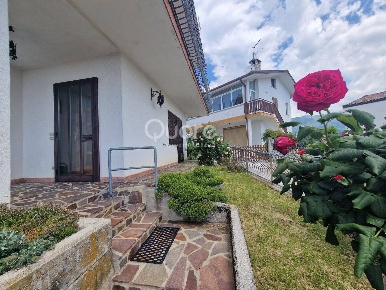 Foto Appartamento in Via S'Elena, Nimis di 100 m² con 4 locali in vendita
