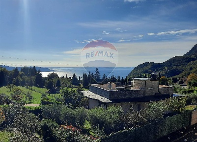 Foto Villa singola in Via Sasso, Gargnano di 358 m² con 6 locali in vendita