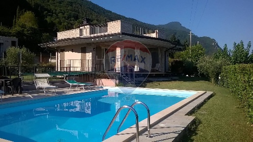 Foto Villa singola in Via Sasso, Gargnano di 358 m² con 6 locali in vendita