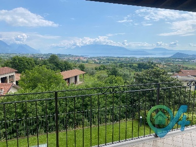 Foto Villa a schiera in via Monte Grappa, Polpenazze del Garda di 140 m²