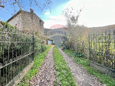 Foto Villa singola in Via Enrico Fermi, Baia e Latina di 225 m² in vendita