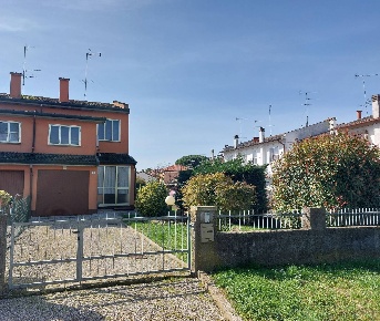 Foto Villa a schiera in VIA ALDO MORO, Jolanda di Savoia in vendita