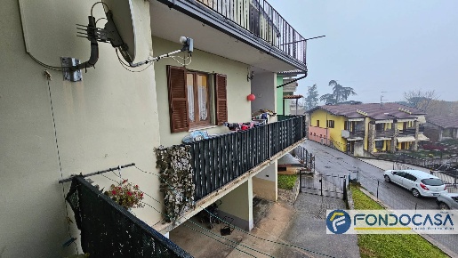 Foto Appartamento a Zandobbio Centro di 94 m² con 3 locali in vendita