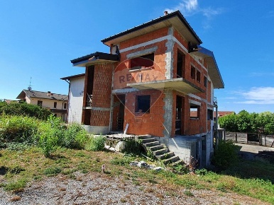 Foto Villa bifamiliare a Torre de' Roveri di 569 m² con 6 locali in vendita