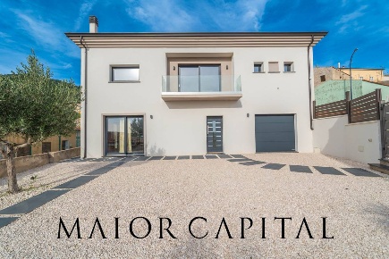 Foto Villa singola in Via Coghinas, Berchidda di 430 m² con 8 locali