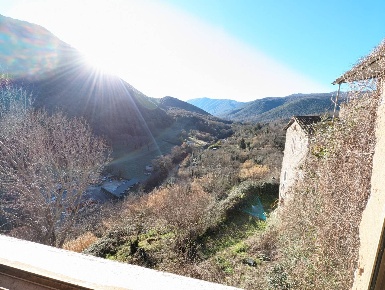 Foto Appartamento in via Don Francesco Raimondi, Montelanico di 75 m²