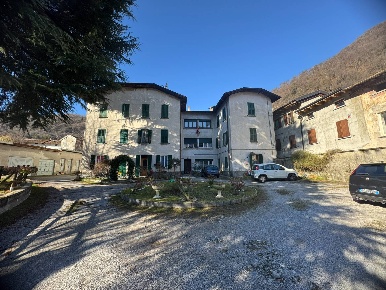 Foto Appartamento in via Roma, Valbrona di 72 m² con 3 locali in vendita
