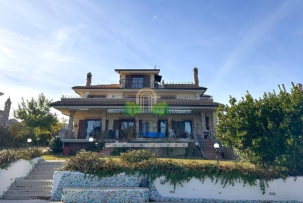 Foto Villa singola in VIA PATELLARA, Controguerra Centro di 420 m²