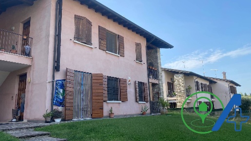 Foto Appartamento in via Francesco Gondrand, Solferino Centro di 120 m²