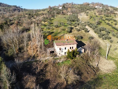 Foto Villa singola in Contrada Chiusa Zeoli, Mirabello Sannitico di 200 m²