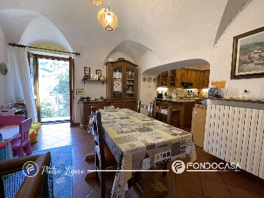 Foto Appartamento in Zona Via Rembado, Tovo San Giacomo Centro di 175 m²