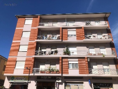 Foto Appartamento in Via Pascali, Comunanza Centro di 115 m² con 7 locali