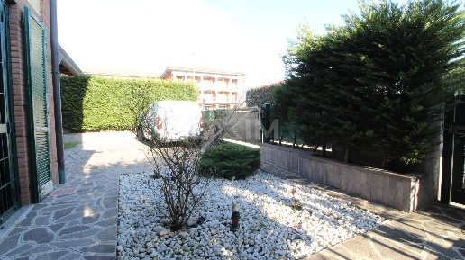 Foto Villa singola in Via del Borgo, Bornasco Centro di 135 m² con 4 locali