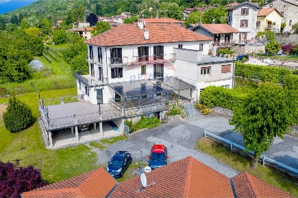 Foto Appartamento in Via Sanfideg, Porto Valtravaglia Centro di 141 m²
