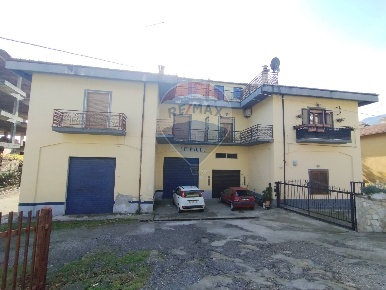 Foto Appartamento in via Nazionale, San Sosti Centro di 288 m² con 8 locali