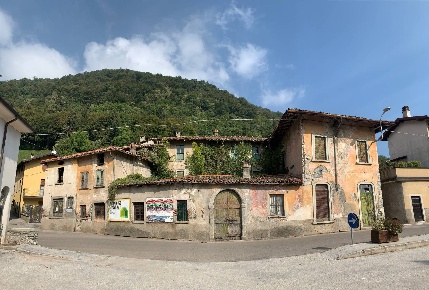 Foto Villa singola in via Roma, Valbrona Visino di 1000 m² con 20 locali