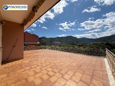 Foto Appartamento in Via Colle, Boissano Centro di 219 m² con 6 locali