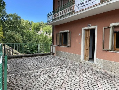 Foto Appartamento in via san francesco, Montemarano di 88 m² con 3 locali