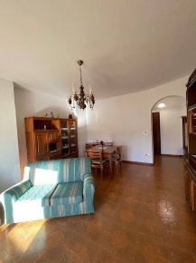 Foto Appartamento a Castorano di 140 m² con 6 locali in vendita