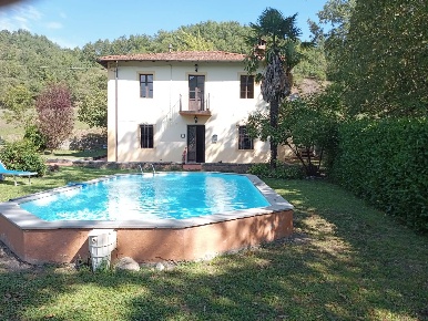 Foto Villa a schiera in CAMPORGIANO, Camporgiano Centro di 184 m²