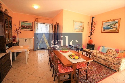 Foto Appartamento in tomei, Montefiore dell'Aso di 80 m² con 5 locali