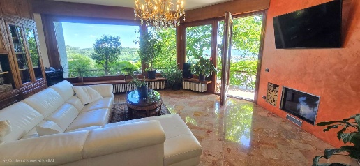 Foto Villa singola in Via Stazione, Comerio di 600 m² con 7 locali
