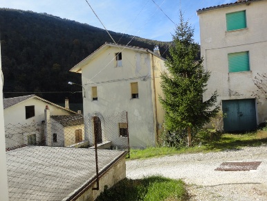 Foto Appartamento in pian della fonte, Apiro Frontale di 220 m² in vendita