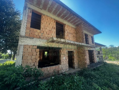 Foto Villa a schiera a Montefredane di 1600 m² con 21 locali in vendita