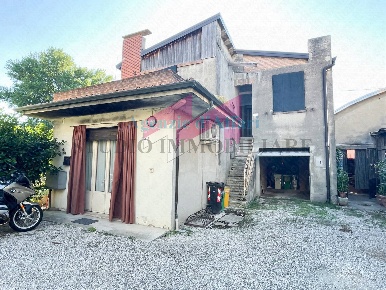Foto Appartamento in Piazza Roncati, Castelnovo Bariano in vendita