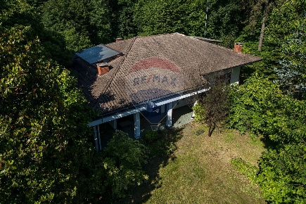 Foto Villa singola a Cadrezzate con Osmate di 360 m² con 7 locali