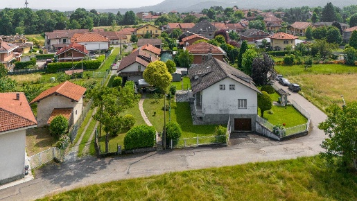 Foto Villa singola in via rizzetti, Fiano di 290 m² con 7 locali in vendita