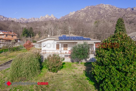 Foto Villa unifamiliare in chioselli, Cantalupa di 300 m² con 7 locali