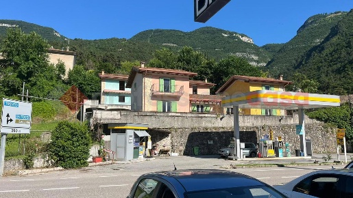 Foto Villa unifamiliare a Dolcè Peri di 240 m² in vendita