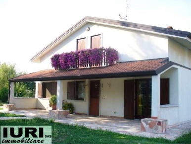 Foto Villa singola a Ruda di 175 m² con 6 locali in vendita