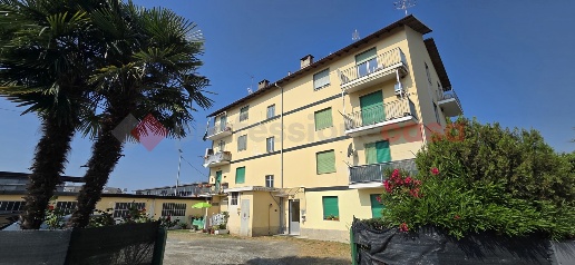 Foto Appartamento in piscina, Frossasco Centro di 75 m² con 2 locali