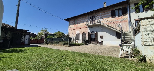 Foto Appartamento in Via Castello 30, Frossasco Centro di 160 m² in vendita