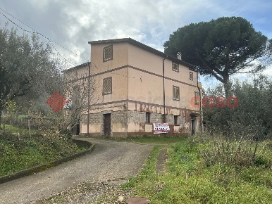 Foto Appartamento in Via San Donato snc, Galluccio San Clemente di 260 m²