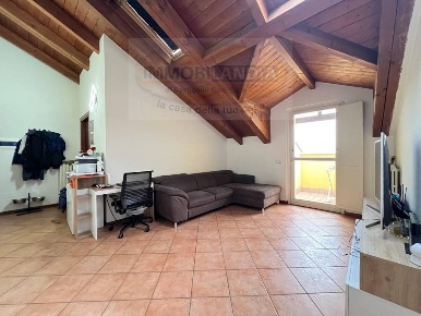 Foto Appartamento a Comazzo Centro di 100 m² con 3 locali in vendita