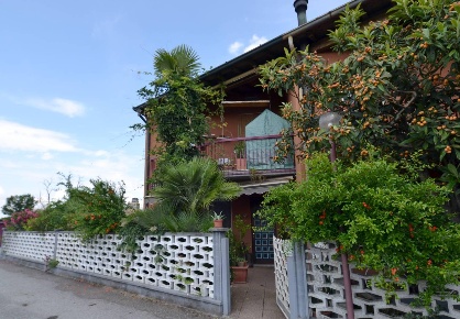 Foto Villa a schiera a Montanaso Lombardo di 195 m² con 5 locali in vendita