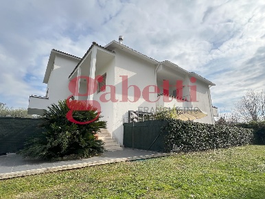 Foto Appartamento in Via SS 85 Venafrana 18, Pozzilli in vendita
