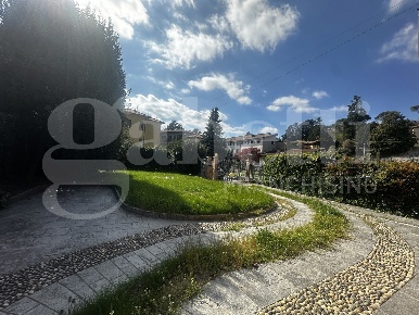 Foto Villa singola in Via Roma snc, Eupilio di 200 m² con 5 locali