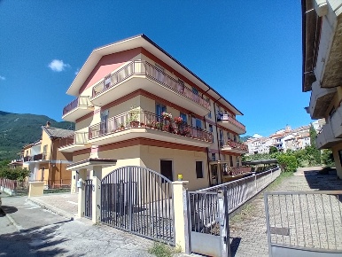 Foto Appartamento in Via Isonzo 2, Tocco da Casauria Centro di 105 m²