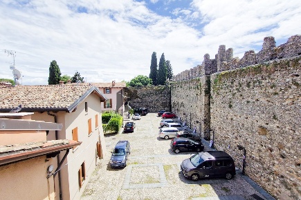 Foto Appartamento in via castello 26, Moniga del Garda di 97 m² in vendita
